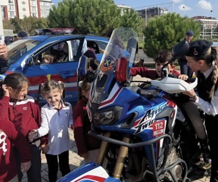 Miniklerden Jandarmaya Anlamlı Ziyaret